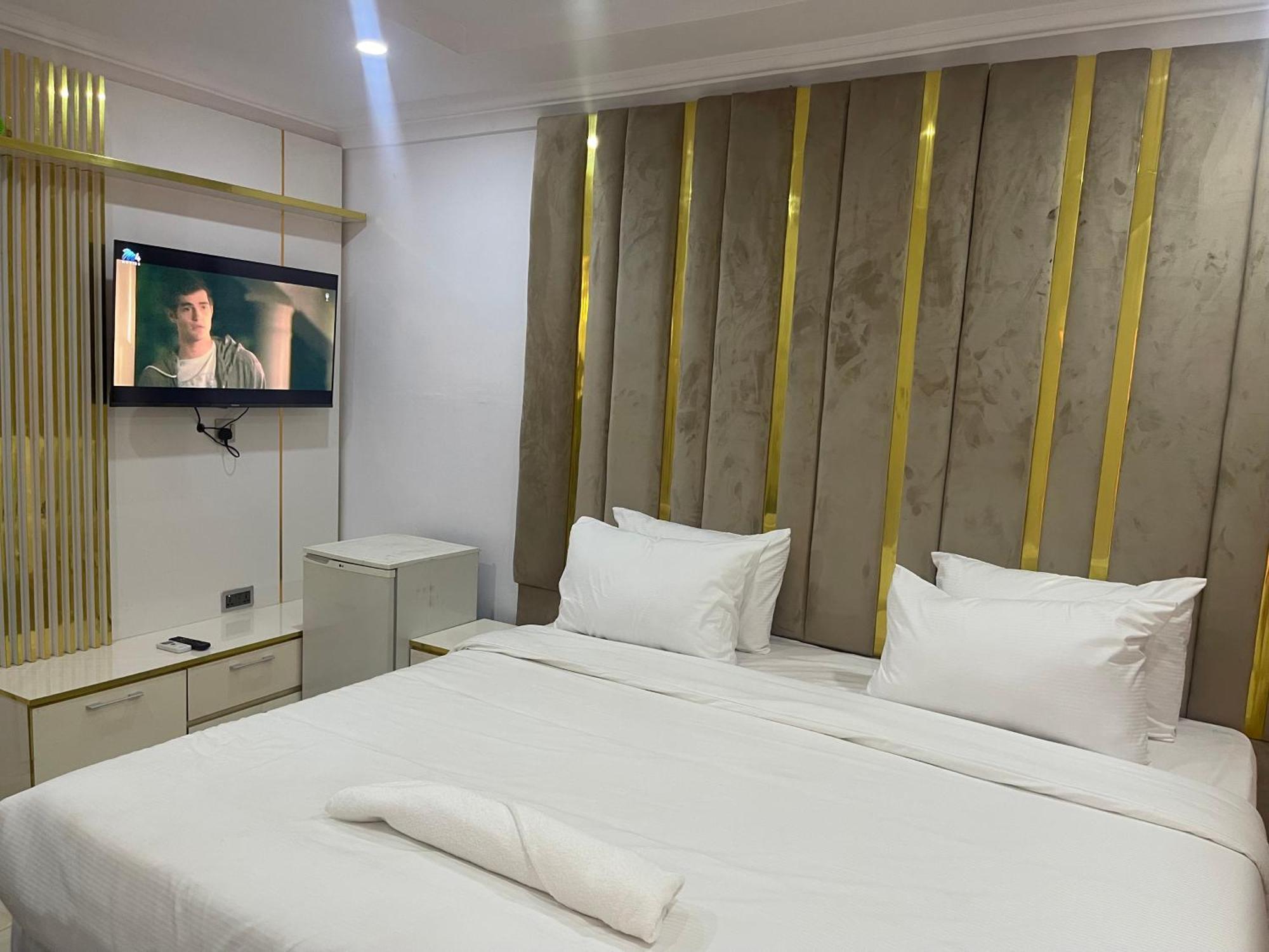 White Gold Hotel إيكجا المظهر الخارجي الصورة