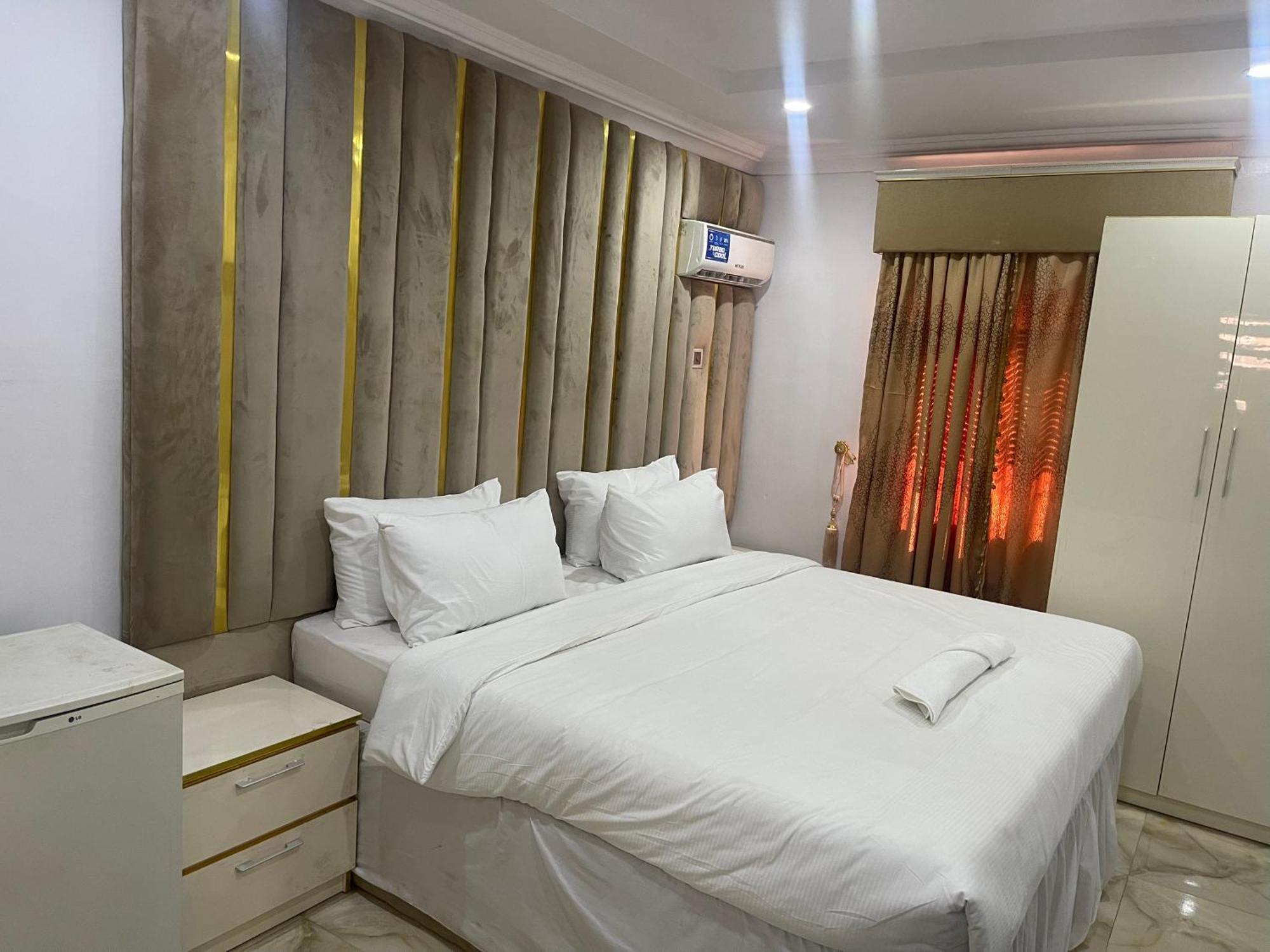 White Gold Hotel إيكجا المظهر الخارجي الصورة